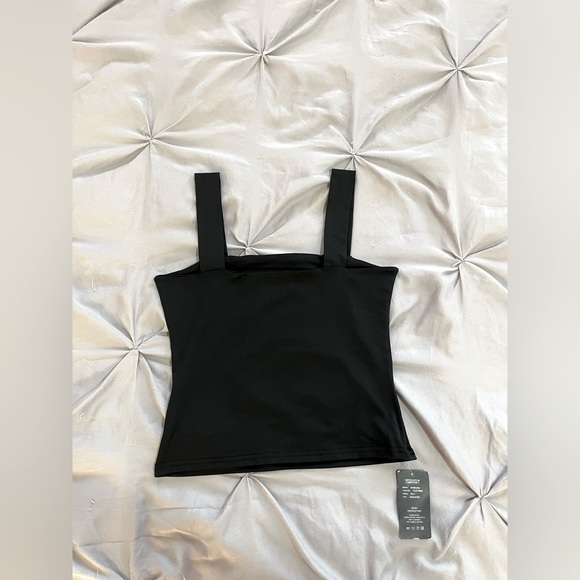 Amilia 2 pack cropped tank - Picture 2 of 7